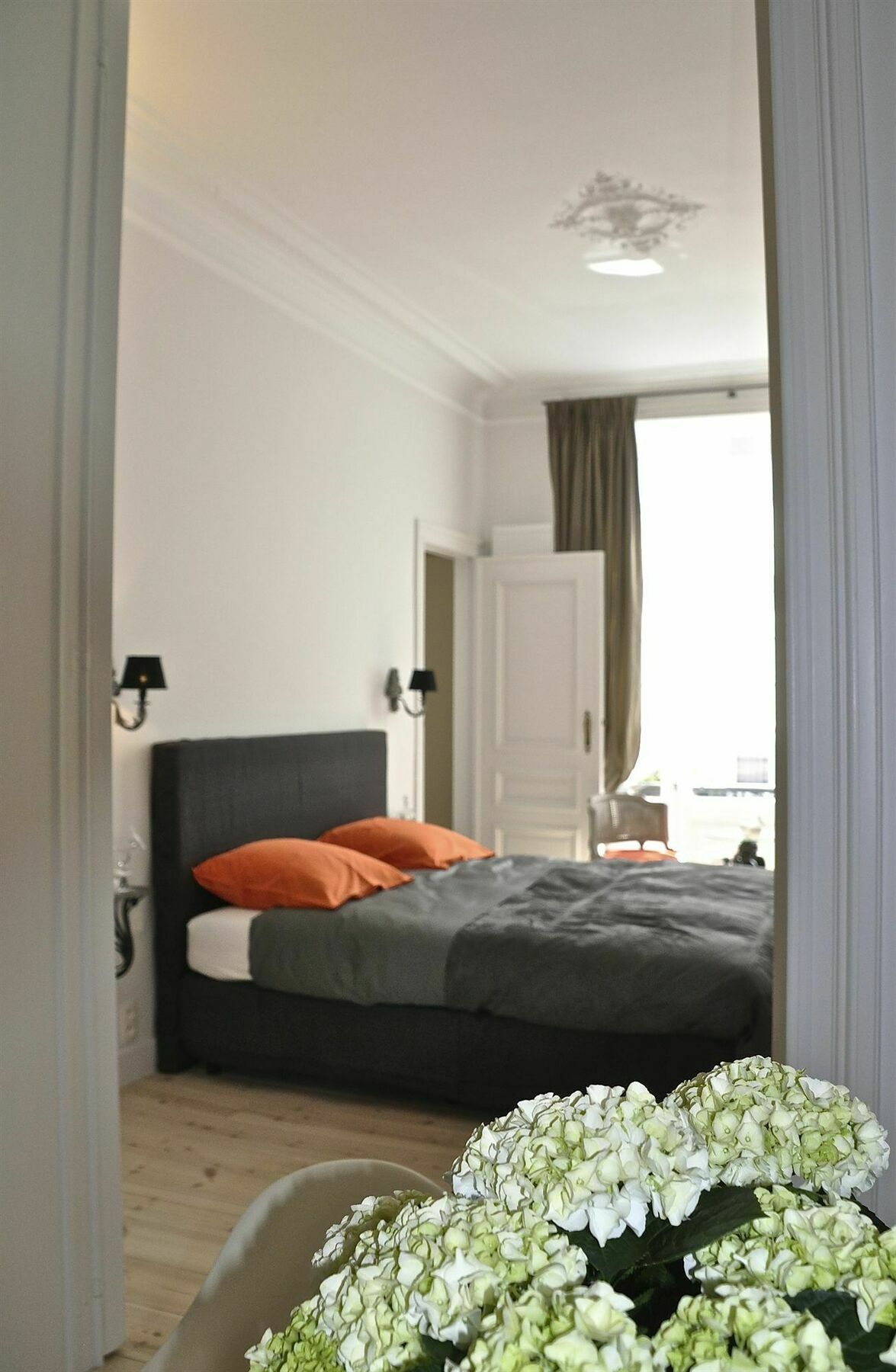 B&B Un Jardin En Ville Saint-Gilles Екстер'єр фото
